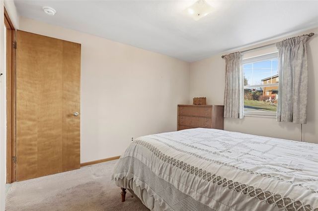 2503 Poinsettia Dr, White Oak, PA 15131