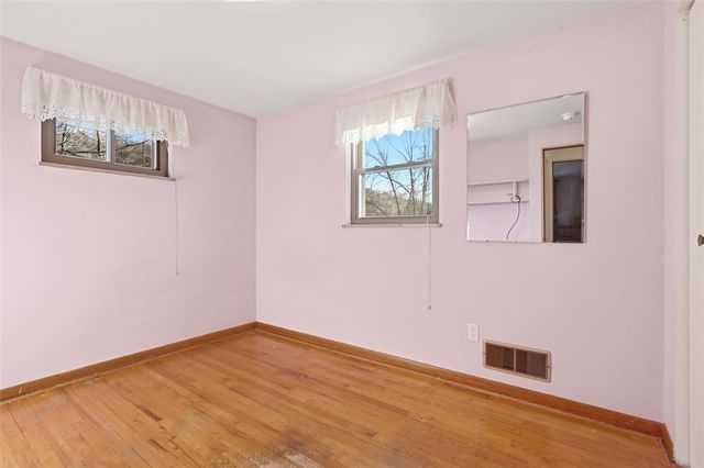 2503 Poinsettia Dr, White Oak, PA 15131