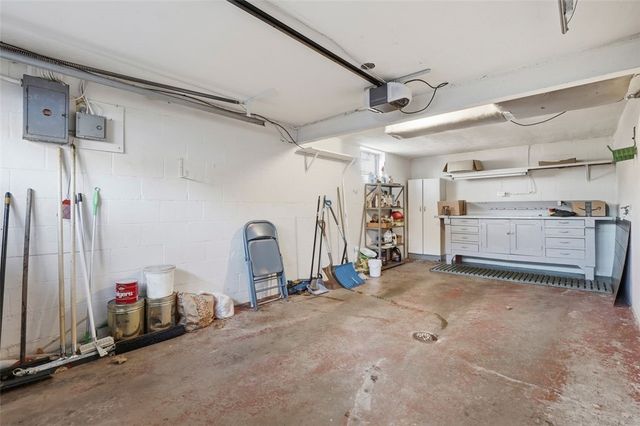 2503 Poinsettia Dr, White Oak, PA 15131