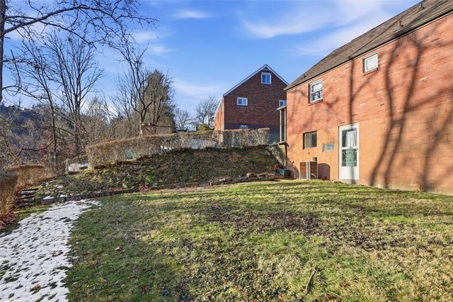 2503 Poinsettia Dr, White Oak, PA 15131