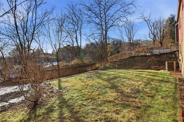 2503 Poinsettia Dr, White Oak, PA 15131