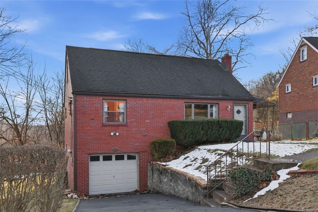 2503 Poinsettia Dr, White Oak, PA 15131