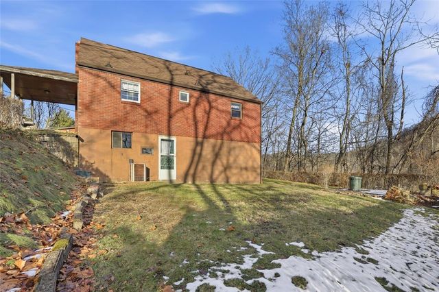2503 Poinsettia Dr, White Oak, PA 15131