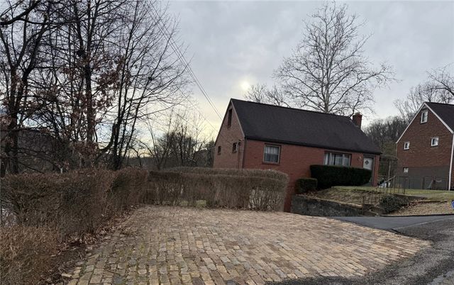 2503 Poinsettia Dr, White Oak, PA 15131