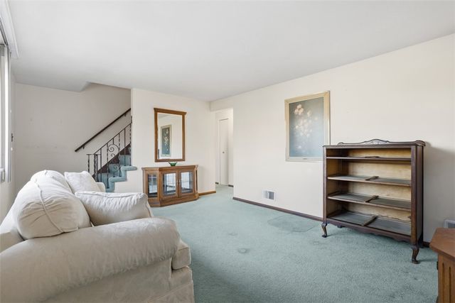 2503 Poinsettia Dr, White Oak, PA 15131