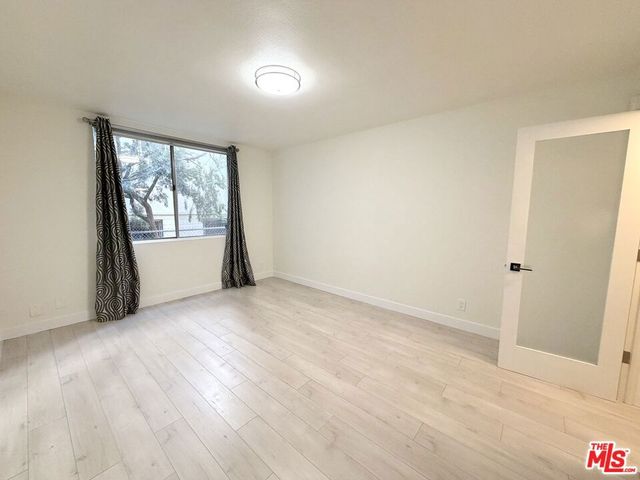 927 N Kings Road 117, West Hollywood, CA 90069