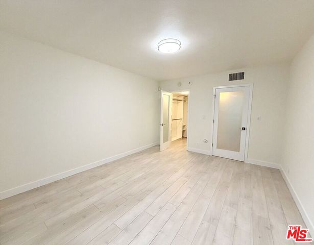 927 N Kings Road 117, West Hollywood, CA 90069