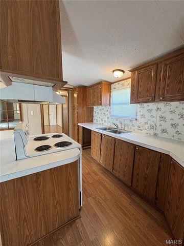 20017 Hartford Rd., Dixon, MO 65459