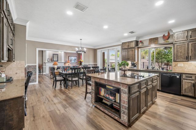 824 Lochmoor Lane, Highland Village, TX 75077