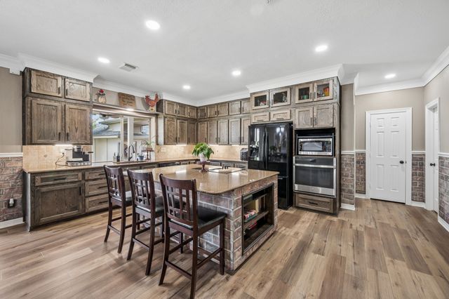 824 Lochmoor Lane, Highland Village, TX 75077