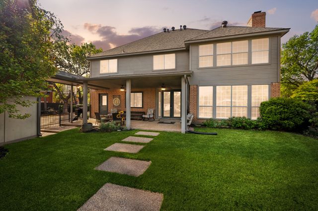 824 Lochmoor Lane, Highland Village, TX 75077