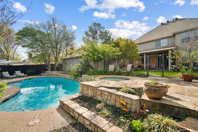 824 Lochmoor Lane, Highland Village, TX 75077