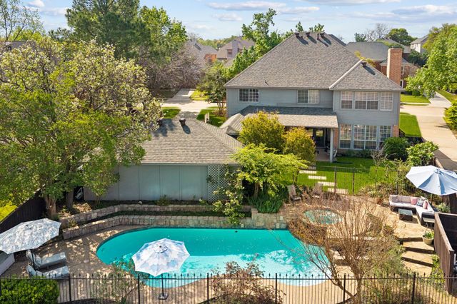 824 Lochmoor Lane, Highland Village, TX 75077