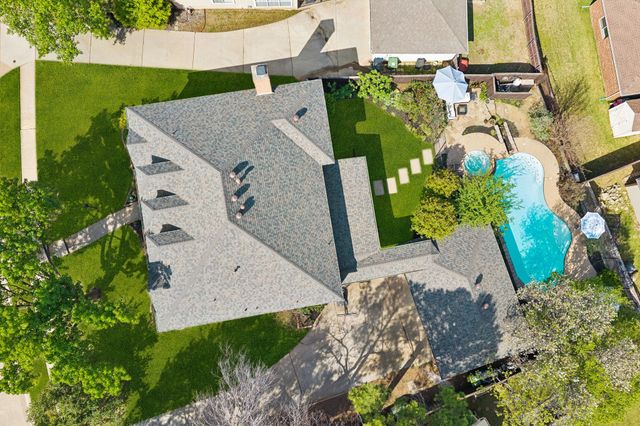 824 Lochmoor Lane, Highland Village, TX 75077