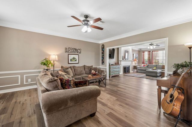 824 Lochmoor Lane, Highland Village, TX 75077