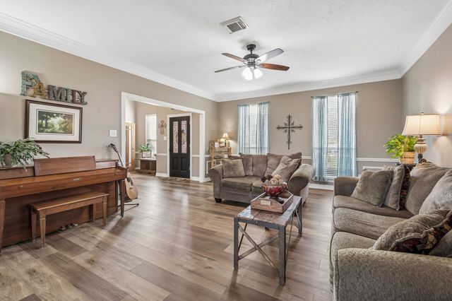 824 Lochmoor Lane, Highland Village, TX 75077