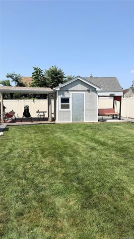 75 Maplewood Avenue, Hempstead, NY 11550