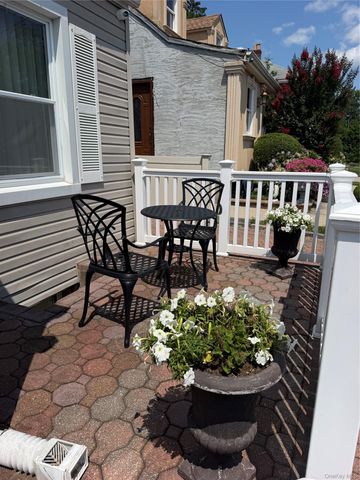 75 Maplewood Avenue, Hempstead, NY 11550