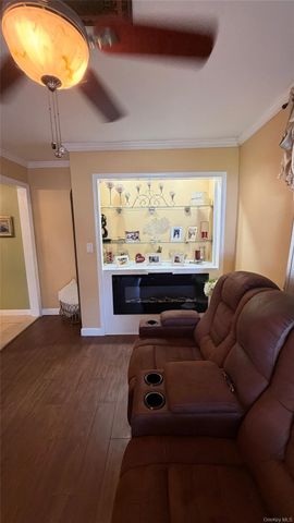 75 Maplewood Avenue, Hempstead, NY 11550
