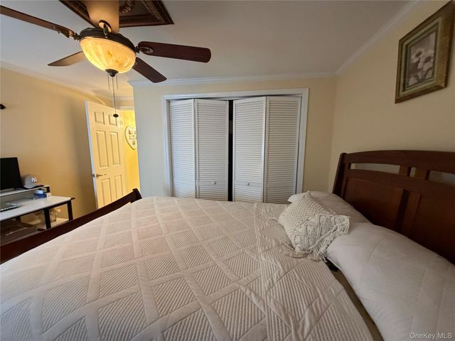 75 Maplewood Avenue, Hempstead, NY 11550