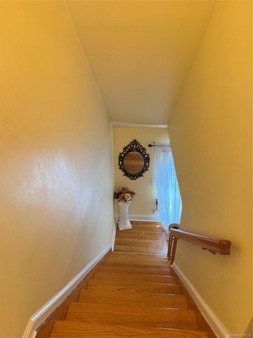 75 Maplewood Avenue, Hempstead, NY 11550