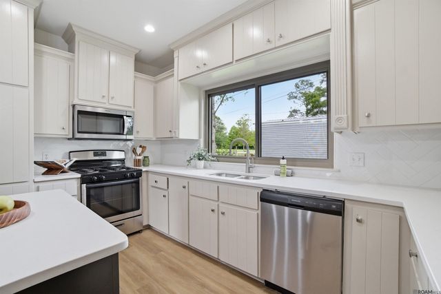 17100 Parker Heights Dr, Prairieville, LA 70769
