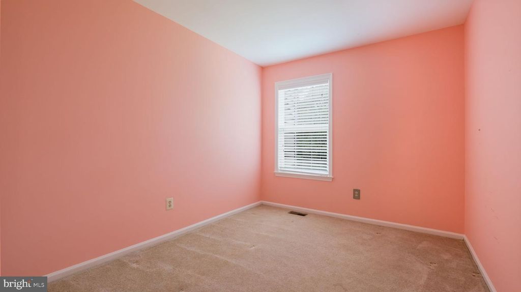 85 TRAFALGAR RD, Doylestown, PA 18901