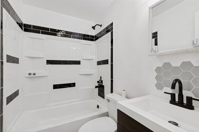 11806 E Jane Lane, Tomball, TX 77375