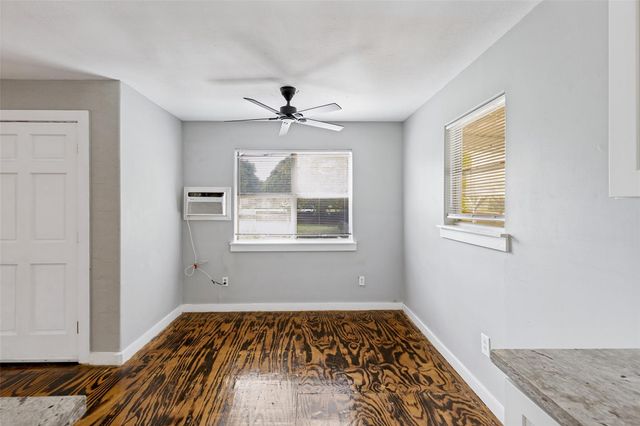 11806 E Jane Lane, Tomball, TX 77375