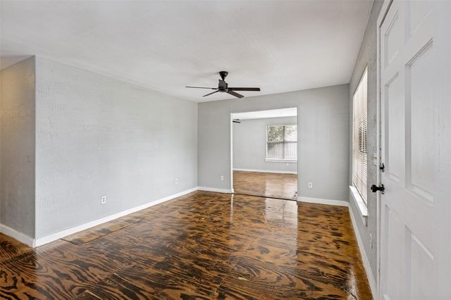11806 E Jane Lane, Tomball, TX 77375