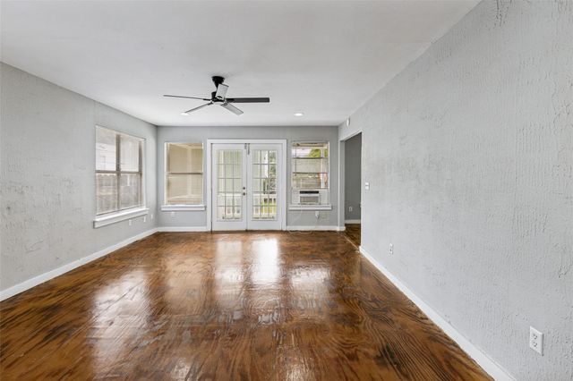 11806 E Jane Lane, Tomball, TX 77375