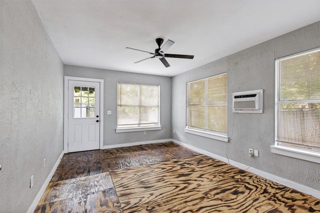11806 E Jane Lane, Tomball, TX 77375