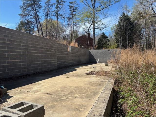 3623 Greystone Drive, Winston-salem, NC 27107