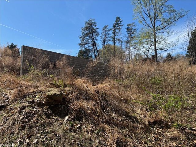 3623 Greystone Drive, Winston-salem, NC 27107