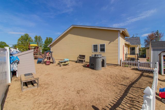 352 Elm Street, Milford, NH 03055