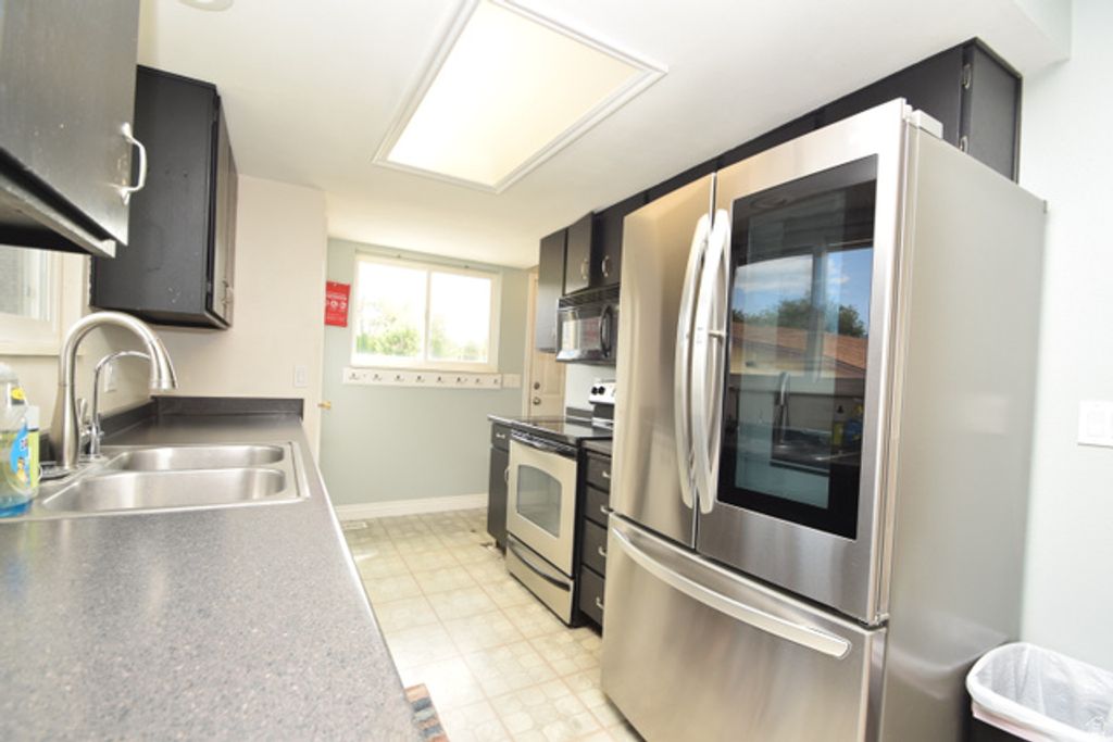 139 S 300 W, Kaysville, UT 84037 — photo 5