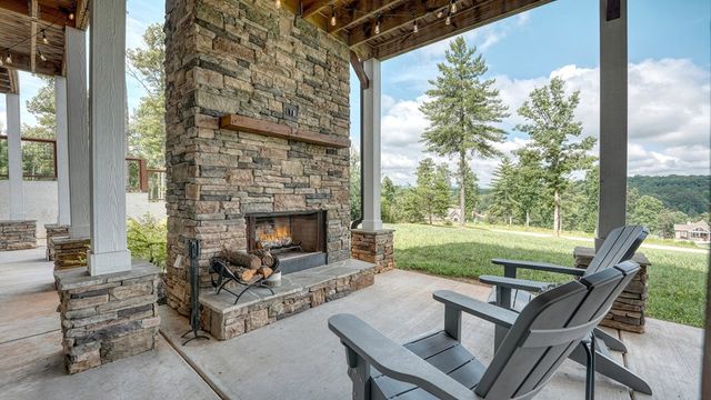 359 New Water Way, Blairsville, GA 30512