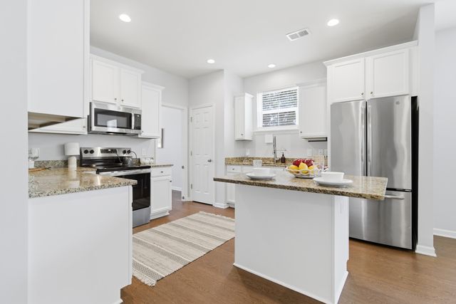 128 Swan Drive, Summerville, SC 29485