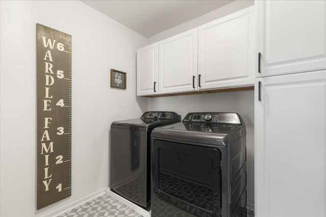 N56W24171 Sabrina COURT, Sussex, WI 53089