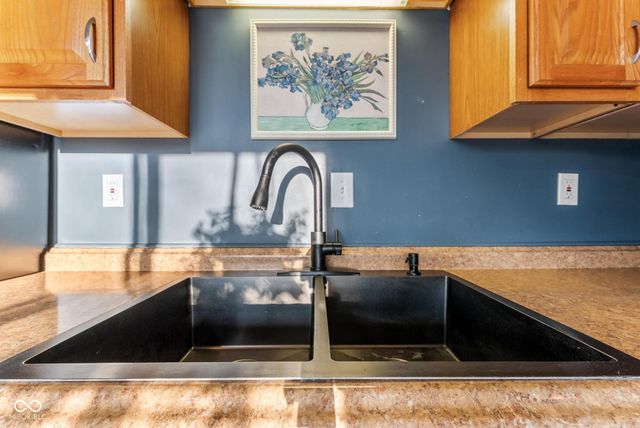 620 N Jackson Park Drive, Seymour, IN 47274