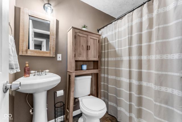 620 N Jackson Park Drive, Seymour, IN 47274