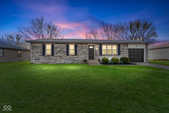 620 N Jackson Park Drive, Seymour, IN 47274