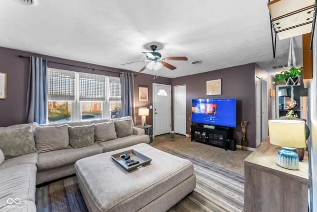 620 N Jackson Park Drive, Seymour, IN 47274