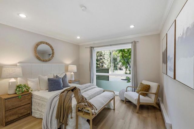 1031 Crestview Drive 106, Mountain View, CA 94040