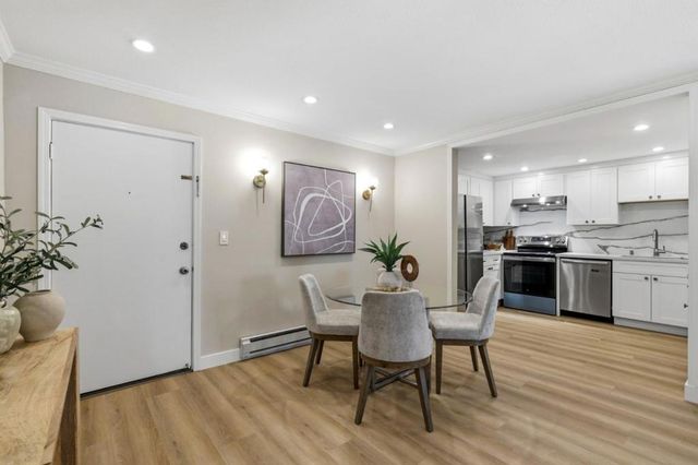 1031 Crestview Drive 106, Mountain View, CA 94040