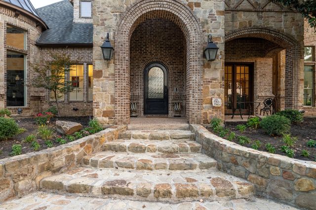 613 Silver Spur Drive, Southlake, TX 76092