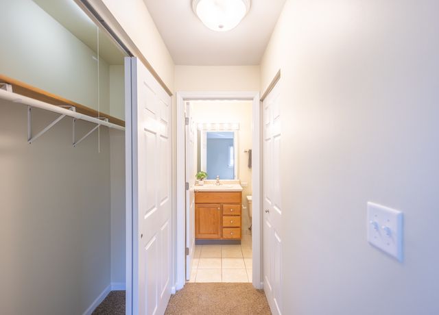 1420 STONEBRIDGE Circle 5N, Wheaton, IL 60189