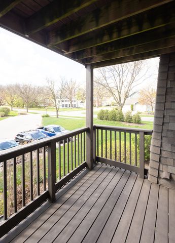 1420 STONEBRIDGE Circle 5N, Wheaton, IL 60189