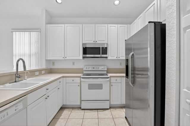 7915 NW 20th Street, Pembroke Pines, FL 33024