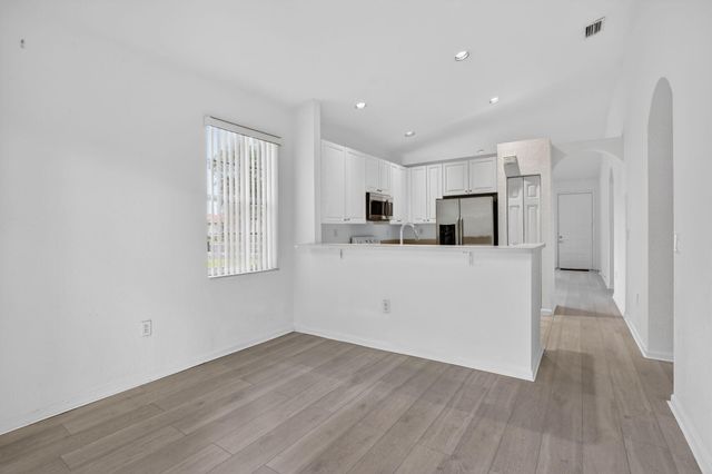 7915 NW 20th Street, Pembroke Pines, FL 33024